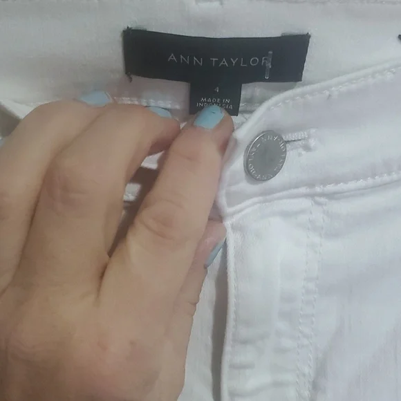 Ann Taylor Crisp White Skinny Jeans Size 4 - Picture 2 of 4